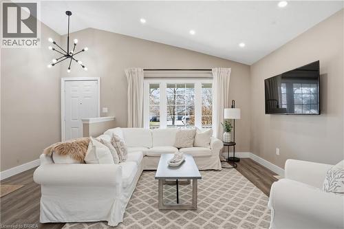 12 Denby Road, Port Dover, ON - Indoor Photo Showing Living Room