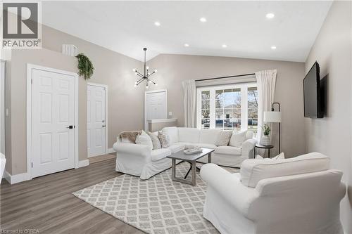 12 Denby Road, Port Dover, ON - Indoor Photo Showing Living Room