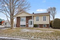 12 Rue Mansart  Saint-Jean-Sur-Richelieu, QC J2W 1W6