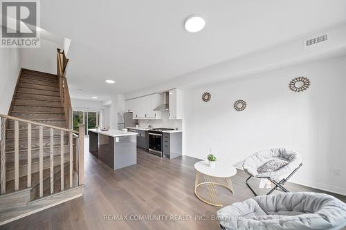 1672 Pleasure Valley Path N, Oshawa, ON - Indoor Photo Showing Other Room