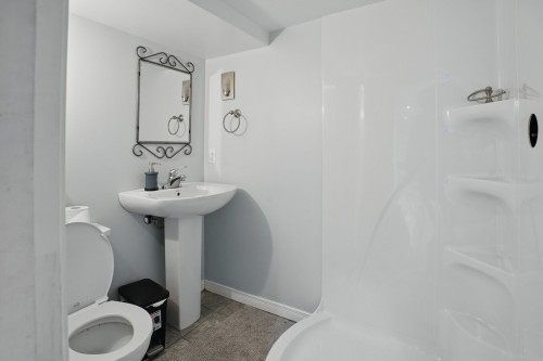 Salle d'eau - 99 Rue Wìgwàs, Gatineau (Hull), QC - Indoor Photo Showing Bathroom