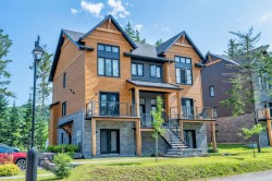 573 Rue Charlie-Forbell  Mont-Tremblant, QC J8E 2M4