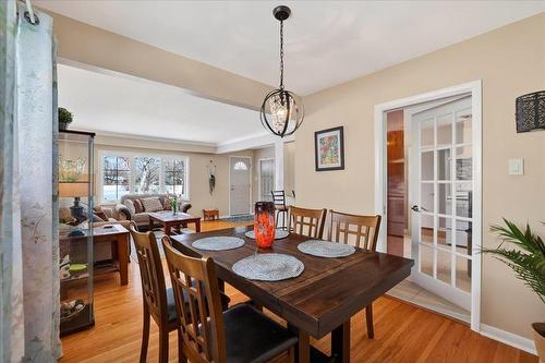 122 De Graff Bay, Winnipeg, MB - Indoor Photo Showing Dining Room