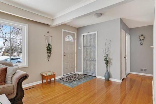 122 De Graff Bay, Winnipeg, MB - Indoor Photo Showing Other Room