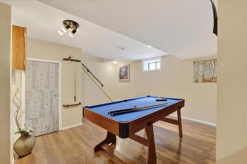 122 De Graff Bay, Winnipeg, MB - Indoor Photo Showing Other Room