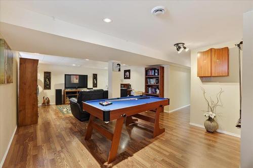 122 De Graff Bay, Winnipeg, MB - Indoor Photo Showing Other Room