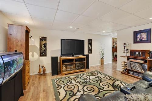 122 De Graff Bay, Winnipeg, MB - Indoor