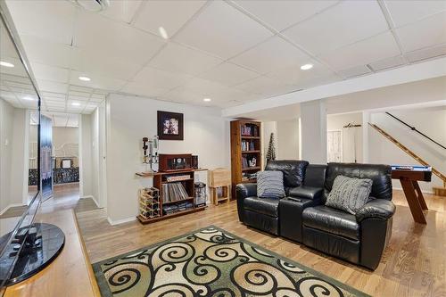 122 De Graff Bay, Winnipeg, MB - Indoor