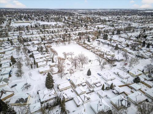 122 De Graff Bay, Winnipeg, MB - Outdoor With View