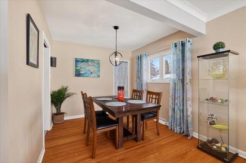 122 De Graff Bay, Winnipeg, MB - Indoor Photo Showing Dining Room