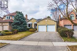 1595 FLAMBOROUGH CIRCLE  Mississauga, ON L5M 3M8