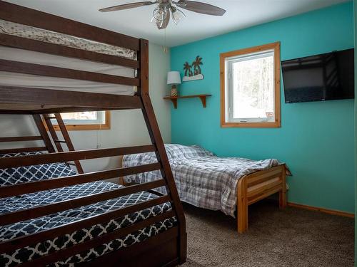 220D Phantom Drive, Kenora, ON - Indoor Photo Showing Bedroom