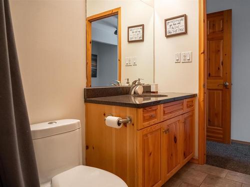 220D Phantom Drive, Kenora, ON - Indoor Photo Showing Bathroom
