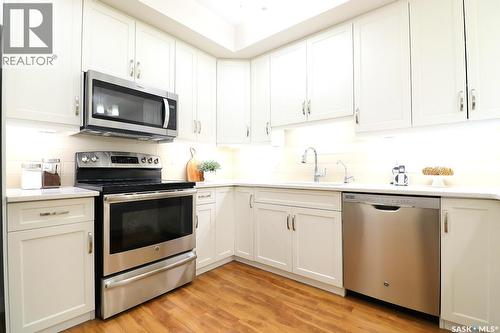 306 339 Morrison Drive, Yorkton, SK - Indoor Photo Showing Kitchen With Upgraded Kitchen