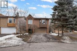 4 HACKETT STREET  Ottawa, ON K1V 0P8