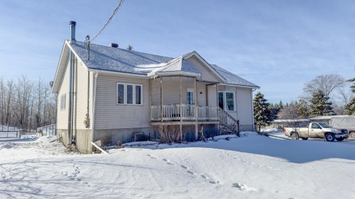 Façade - 860 Ch. Bethany, Lachute, QC 