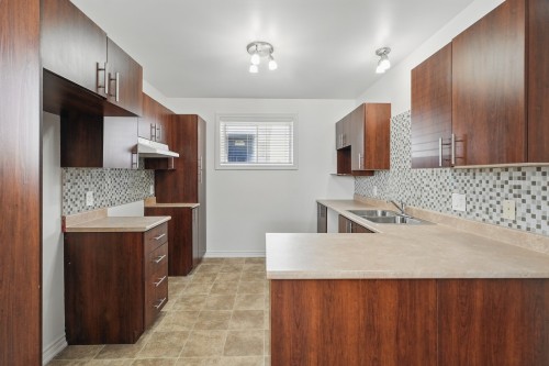 Kitchen - 2-174 Rue Galipeau, Thurso, QC - Indoor Photo Showing Kitchen With Double Sink