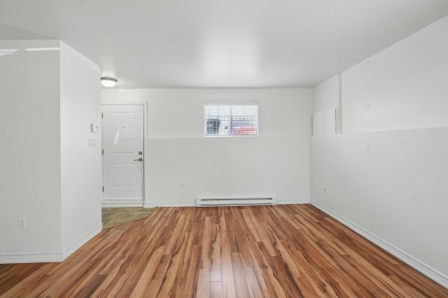 Living Room - 2-174 Rue Galipeau, Thurso, QC - Indoor Photo Showing Other Room