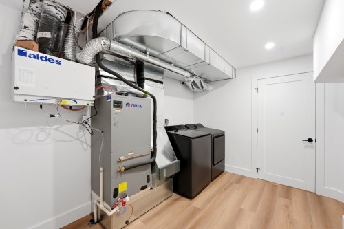 Salle de lavage - 137 Av. Querbes, Montréal (Outremont), QC - Indoor