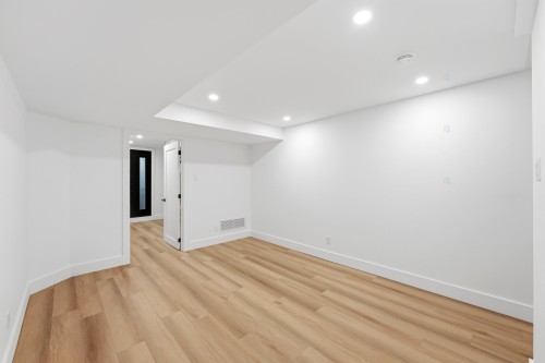 Bureau - 137 Av. Querbes, Montréal (Outremont), QC - Indoor Photo Showing Other Room