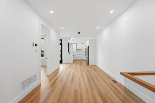 Vue d'ensemble - 137 Av. Querbes, Montréal (Outremont), QC - Indoor Photo Showing Other Room