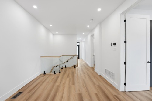 Vue d'ensemble - 137 Av. Querbes, Montréal (Outremont), QC - Indoor Photo Showing Other Room