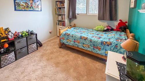 824 12Th Street, Cranbrook, BC - Indoor Photo Showing Bedroom