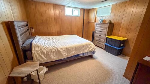 824 12Th Street, Cranbrook, BC - Indoor Photo Showing Bedroom