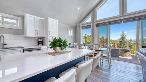 348-6833 Madrid Way, Kelowna, BC - Indoor Photo Showing Kitchen With Upgraded Kitchen