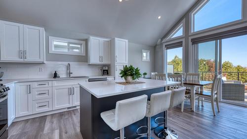 348-6833 Madrid Way, Kelowna, BC - Indoor