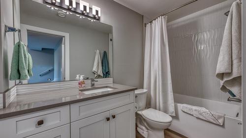 348-6833 Madrid Way, Kelowna, BC - Indoor Photo Showing Bathroom