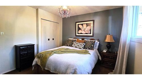 606 302Nd Street, Kimberley, BC - Indoor Photo Showing Bedroom