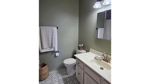 606 302Nd Street, Kimberley, BC - Indoor Photo Showing Bathroom