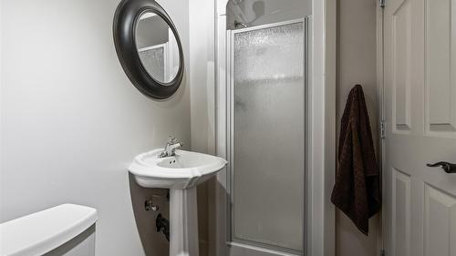 606 302Nd Street, Kimberley, BC - Indoor Photo Showing Bathroom