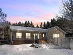 15 Porterfield Drive  Porters Lake, NS B3E 1L8
