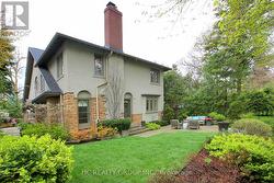 39 GLENGOWAN ROAD  Toronto, ON M4N 1G1