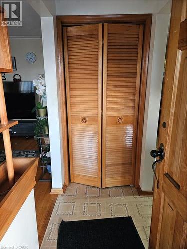 Detailed view of tile patterned floors - 197 Craigroyston Road, Hamilton, ON - Indoor Photo Showing Other Room