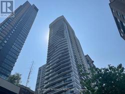 2205 - 77 MUTUAL STREET  Toronto, ON M5B 0B9