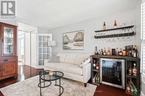 3403 Chartrand Crescent, Mississauga, ON - Indoor Photo Showing Living Room
