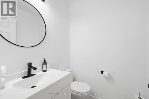 3403 Chartrand Crescent, Mississauga, ON - Indoor Photo Showing Bathroom