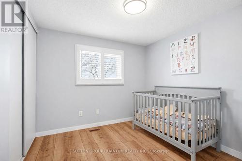 3403 Chartrand Crescent, Mississauga, ON - Indoor Photo Showing Bedroom