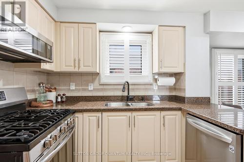 3403 Chartrand Crescent, Mississauga, ON - Indoor Photo Showing Kitchen With Double Sink