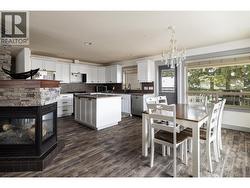 Amazing flow & function in the Kitchen - 