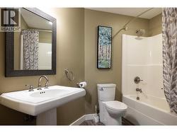 Main level Bath 4Pce - 