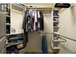 Master walk in closet - 