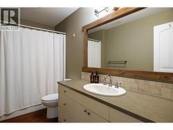 Bathroom Basement 4 ice - 