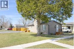 404 AGNES STREET  Wallaceburg, ON N8A 3W2