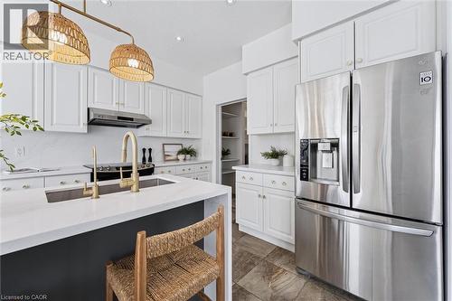 130 Coopershawk Street, Kitchener, ON - Indoor Photo Showing Kitchen With Upgraded Kitchen