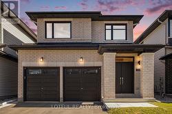 522 ASCENDER AVENUE  Ottawa, ON K1W 0R6