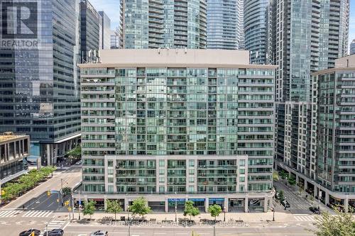 210 - 51 LOWER SIMCOE STREET  Toronto, ON M5J 3A2